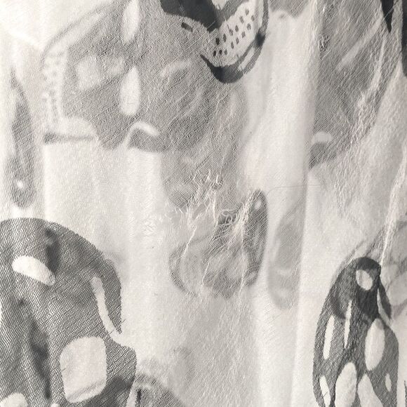 Alexander McQueen Italy Black and White Silk Scarf Romantic Goth Lux Pop-star - Picture 8 of 9